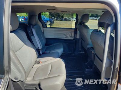 Zdjęcie 11 z 13 samochodu: 2022 TOYOTA SIENNA XLE VIN:5TDYRKEC9NS083519 - miniatura