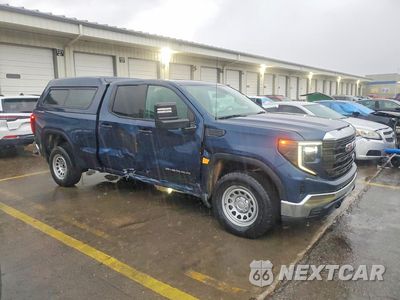Czwarte zdjęcie samochodu z boku: 2022 GMC SIERRA K1500 VIN:1GTRUAED1NZ509935 - miniatura