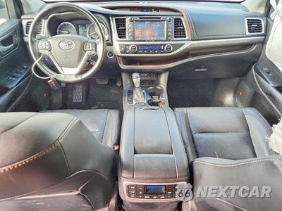 Zdjęcie 8 z 13 samochodu: 2017 TOYOTA HIGHLANDER LIMITED PLATINUM VIN:5TDDZRFH4HS390473 - miniatura