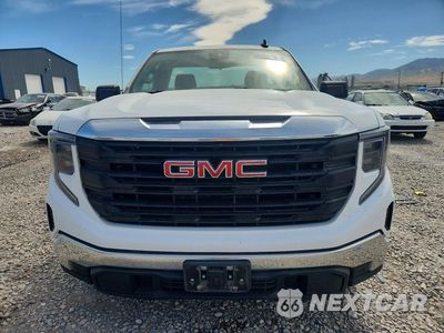 Piąte zdjęcie samochodu w środku: 2022 GMC SIERRA C1500 VIN:3GTNHAEK3NG521361 - miniatura