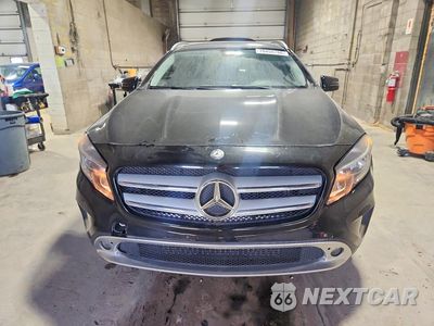 Piąte zdjęcie samochodu w środku: 2015 MERCEDES-BENZ GLA 250 4MATIC VIN:WDCTG4GB1FJ166256 - miniatura