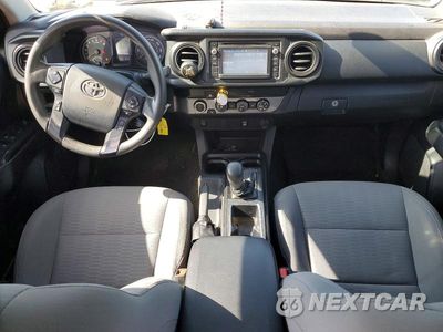 Zdjęcie 8 z 12 samochodu: 2019 TOYOTA TACOMA SR V6 VIN:3TMCZ5AN7KM190356 - miniatura