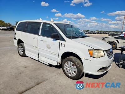 Czwarte zdjęcie samochodu z boku: 2015 DODGE GRAND CARAVAN SE VIN:2C7WDGBG2FR614132 - miniatura