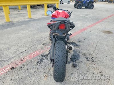 Czwarte zdjęcie samochodu z boku: 2025 HONDA CBR500 RA VIN:MLHPC7051S5100640 - miniatura