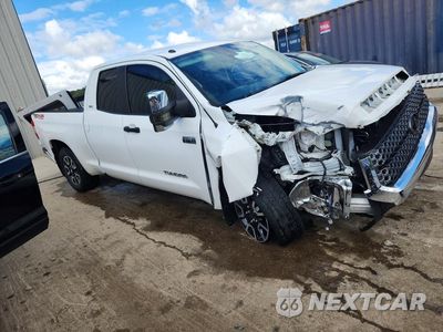 Czwarte zdjęcie samochodu z boku: 2018 TOYOTA TUNDRA SR5 VIN:5TFUW5F12JX708742 - miniatura