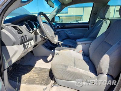 Zdjęcie 7 z 12 samochodu: 2011 TOYOTA TACOMA BASE VIN:5TFPX4EN1BX004607 - miniatura