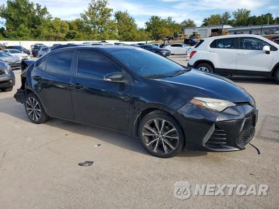 Czwarte zdjęcie samochodu z boku: 2017 TOYOTA COROLLA SE VIN:5YFBURHE4HP676700 - miniatura