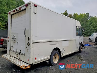 Trzecie zdjęcie samochodu z tyłu: 2006 FREIGHTLINER CHASSIS M LINE WALK-IN VAN VIN:4UZAANBW16CW07172 - miniatura