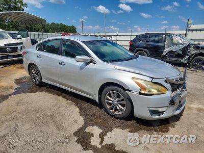 Czwarte zdjęcie samochodu z boku: 2015 NISSAN ALTIMA 2.5 S VIN:1N4AL3AP6FC174256 - miniatura