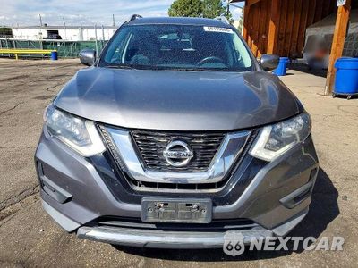 Piąte zdjęcie samochodu w środku: 2017 NISSAN ROGUE S VIN:KNMAT2MV1HP553045 - miniatura