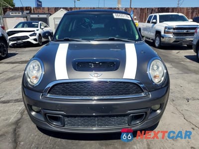 Piąte zdjęcie samochodu w środku: 2011 MINI COOPER S VIN:WMWSV3C57BTY15040 - miniatura