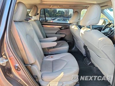 Zdjęcie 11 z 14 samochodu: 2020 TOYOTA HIGHLANDER HYBRID PLATINUM VIN:5TDEBRCH2LS000962 - miniatura