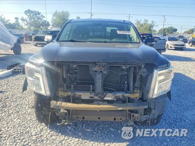Piąte zdjęcie samochodu w środku: 2019 NISSAN TITAN PRO-4X VIN:1N6AA1E55KN519513 - miniatura