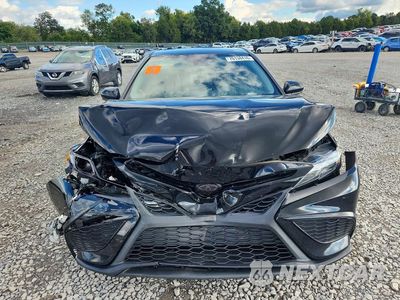 Piąte zdjęcie samochodu w środku: 2021 TOYOTA CAMRY SE NIGHTSHADE VIN:4T1G11AK5MU407856 - miniatura