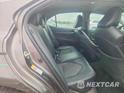 Zdjęcie 10 z 12 samochodu: 2019 TOYOTA CAMRY L VIN:4T1B11HK6KU771703 - miniatura