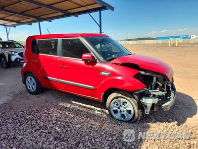 Czwarte zdjęcie samochodu z boku: 2013 KIA SOUL BASE VIN:KNDJT2A53D7615799 - miniatura