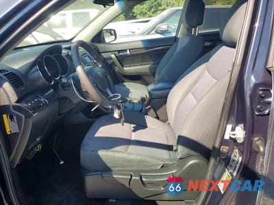 Zdjęcie 7 z 13 samochodu: 2013 KIA SORENTO LX VIN:5XYKT3A13DG359710 - miniatura