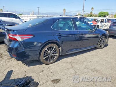 Trzecie zdjęcie samochodu z tyłu: 2018 TOYOTA CAMRY XSE VIN:4T1B61HK1JU654210 - miniatura
