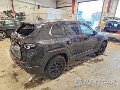 Trzecie zdjęcie samochodu z tyłu: 2025 MAZDA CX-50 PREFERRED VIN:7MMVAABW1SN138940 - miniatura