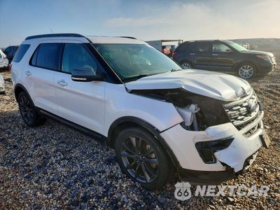 Czwarte zdjęcie samochodu z boku: 2018 FORD EXPLORER XLT VIN:1FM5K7D89JGB30047 - miniatura