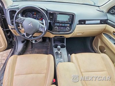 Zdjęcie 8 z 13 samochodu: 2016 MITSUBISHI OUTLANDER GT VIN:JA4JZ4AX4GZ020930 - miniatura