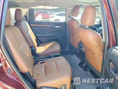 Zdjęcie 11 z 13 samochodu: 2019 TOYOTA HIGHLANDER LIMITED PLATINUM VIN:5TDDZRFH1KS986535 - miniatura