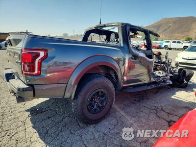 Trzecie zdjęcie samochodu z tyłu: 2018 FORD F150 RAPTOR VIN:1FTFW1RGXJFE17946 - miniatura