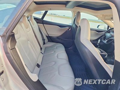 Zdjęcie 10 z 12 samochodu: 2013 TESLA MODEL S VIN:5YJSA1CN0DFP17301 - miniatura