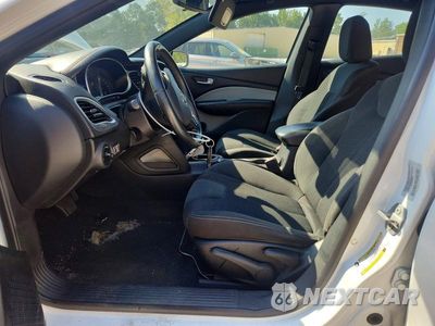 Zdjęcie 7 z 12 samochodu: 2016 DODGE DART SXT VIN:1C3CDFBB8GD518190 - miniatura