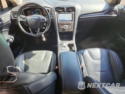 Zdjęcie 8 z 12 samochodu: 2020 FORD FUSION TITANIUM VIN:3FA6P0D95LR118439 - miniatura
