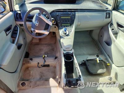 Zdjęcie 8 z 12 samochodu: 2011 TOYOTA PRIUS THREE VIN:JTDKN3DUXB0313701 - miniatura