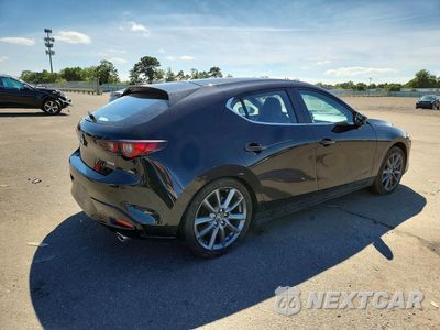 Trzecie zdjęcie samochodu z tyłu: 2025 MAZDA 3 PREFERRED VIN:JM1BPALM6S1756115 - miniatura