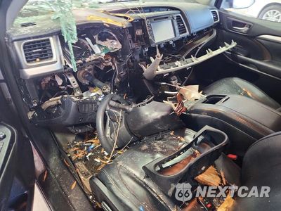 Zdjęcie 8 z 13 samochodu: 2016 TOYOTA HIGHLANDER XLE VIN:5TDJKRFH1GS310231 - miniatura