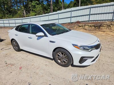 Czwarte zdjęcie samochodu z boku: 2020 KIA OPTIMA LX VIN:5XXGT4L3XLG441981 - miniatura