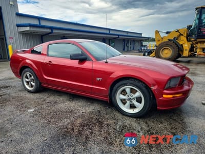 Czwarte zdjęcie samochodu z boku: 2006 FORD MUSTANG GT VIN:1ZVFT82H965141905 - miniatura