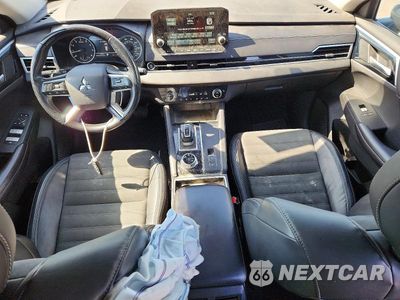 Zdjęcie 8 z 13 samochodu: 2023 MITSUBISHI OUTLANDER SE VIN:JA4J3UA86PZ050831 - miniatura