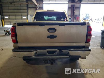 Zdjęcie 6 z 12 samochodu: 2004 CHEVROLET SILVERADO K2500 VIN:1GCGK23U24F202800 - miniatura