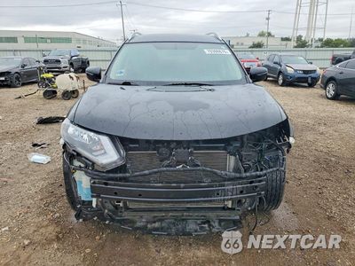 Piąte zdjęcie samochodu w środku: 2018 NISSAN ROGUE SV VIN:KNMAT2MV3JP510638 - miniatura