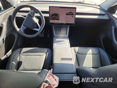 Zdjęcie 8 z 12 samochodu: 2026 TESLA MODEL Y VIN:7SAYGDEE1TA589107 - miniatura