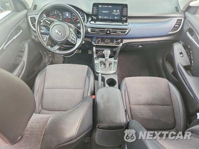 Zdjęcie 8 z 12 samochodu: 2021 KIA SELTOS S VIN:KNDEUCAA2M7160221 - miniatura