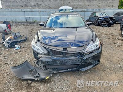 Piąte zdjęcie samochodu w środku: 2017 NISSAN ALTIMA 2.5 S VIN:1N4AL3AP2HC233483 - miniatura