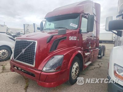 2012 VOLVO VNL SEMI TRUCK 4V4NC9TH5CN554116 - główne zdjęcie licytacji z USA - miniatura
