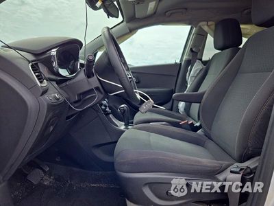 Zdjęcie 7 z 13 samochodu: 2019 CHEVROLET TRAX LS VIN:3GNCJKSB0KL401260 - miniatura