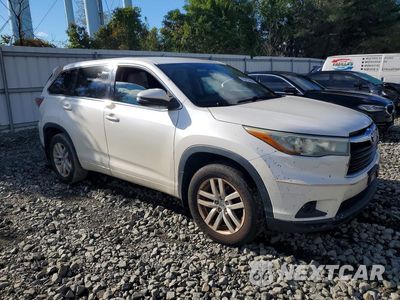 Czwarte zdjęcie samochodu z boku: 2015 TOYOTA HIGHLANDER LE VIN:5TDBKRFH8FS109445 - miniatura