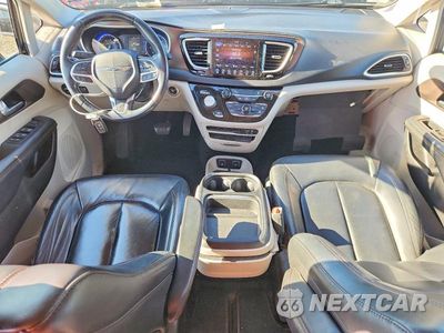 Zdjęcie 8 z 14 samochodu: 2017 CHRYSLER PACIFICA TOURING L VIN:2C4RC1BGXHR524370 - miniatura
