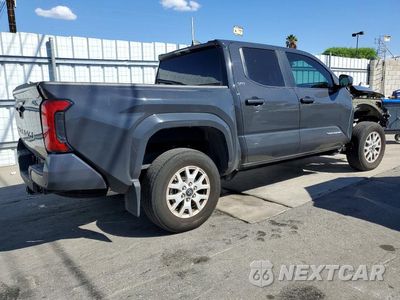 Trzecie zdjęcie samochodu z tyłu: 2025 TOYOTA TACOMA SR5 VIN:3TMKB5FNXSM033123 - miniatura