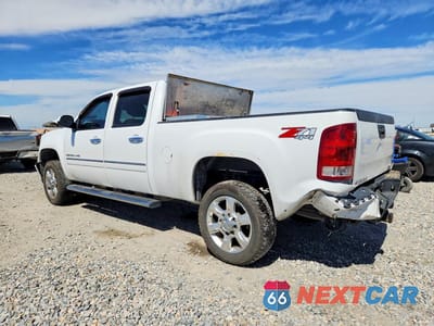 Drugie zdjęcie samochodu z przodu: 2014 GMC SIERRA K2500 DENALI VIN:1GT125E89EF103092 - miniatura