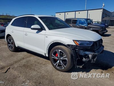 Czwarte zdjęcie samochodu z boku: 2025 AUDI Q5 PREMIUM PLUS 45 VIN:WA1EAAFY0S2010390 - miniatura