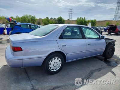 Trzecie zdjęcie samochodu z tyłu: 1998 TOYOTA CAMRY LE VIN:JT2BG22K2W0225522 - miniatura