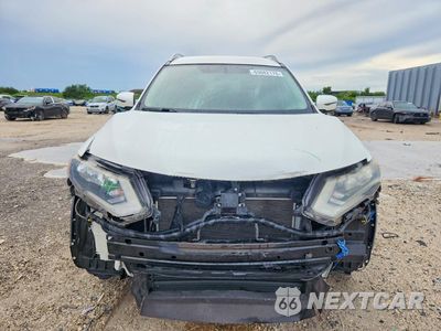Piąte zdjęcie samochodu w środku: 2018 NISSAN ROGUE SV VIN:KNMAT2MT5JP566014 - miniatura